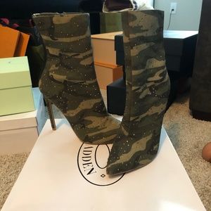 Steve Madden Boots